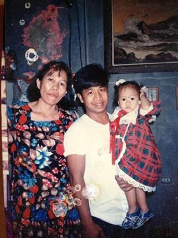 "Longing for your love Papa!" A 23 year-old daughter writes an open letter in search for her father "Longing for your love Papa!" A 23 year-old daughter writes an open letter in search for her father