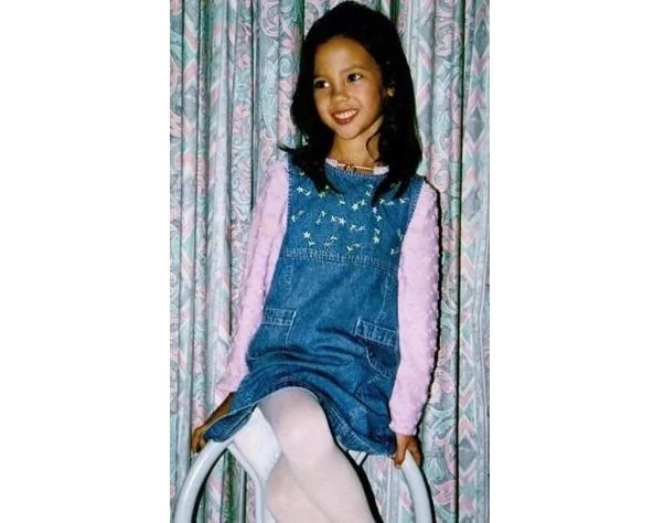 Heartwarming childhood photos of Catriona Gray go viral Heartwarming childhood photos of Catriona Gray go viral