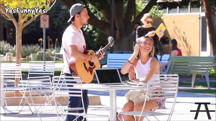 Guy Serenades Random Girls In Public Guy Serenades Random Girls In Public