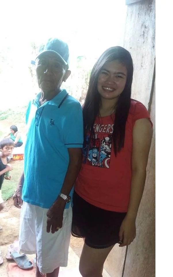 Hindi nakita ang ama sa huling pagkakataon! Kuwait based OFW recounts her pain when her father died Hindi nakita ang ama sa huling pagkakataon! Kuwait based OFW recounts her pain when her father died