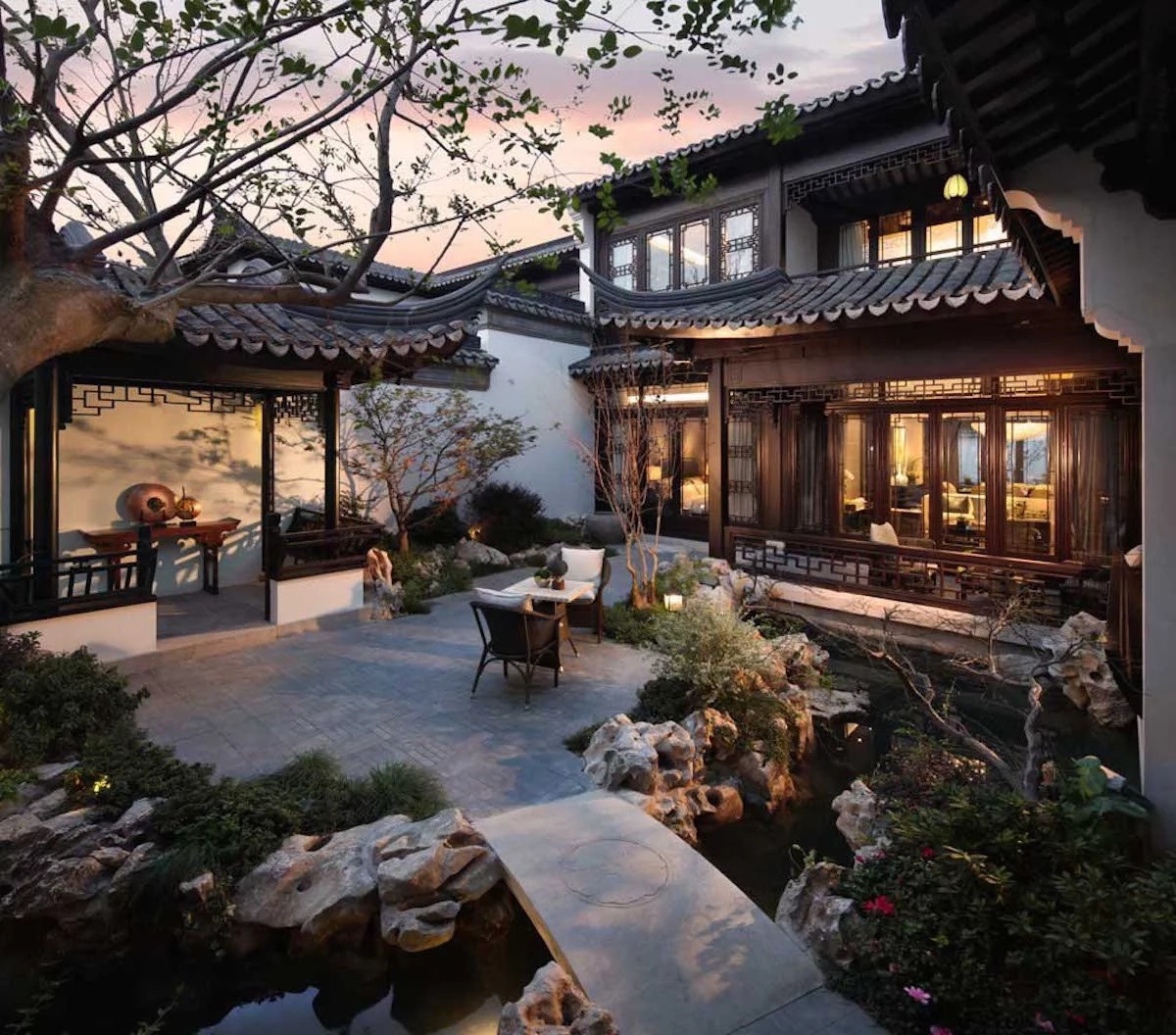 Photos of most expensive estate in China shows not everybody touched by overcrowding population there Photos of most expensive estate in China shows not everybody touched by overcrowding population there