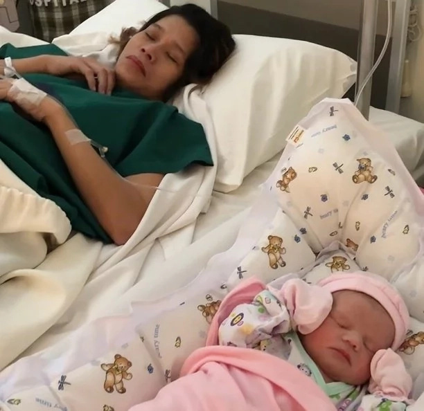 Ang ganda ng anak nila! Pokwang, Lee O'Brian welcome baby girl Malia Ang ganda ng anak nila! Pokwang, Lee O'Brian welcome baby girl Malia