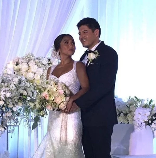 Marian Rivera fails to attend Rochelle Pangilinan's wedding because of prior commitment Marian Rivera fails to attend Rochelle Pangilinan's wedding because of prior commitment