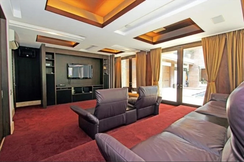 Nakakalula sa ganda at laki! A glimpse inside the lavish PHP388 million mansion of Manny and Jinkee Pacquiao Nakakalula sa ganda at laki! A glimpse inside the lavish PHP388 million mansion of Manny and Jinkee Pacquiao
