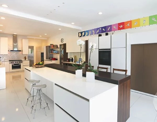 Ang bongga ng bahay nila! Richard Gomez and Lucy Torres lives in an elegant all-white house in Forbes Park Ang bongga ng bahay nila! Richard Gomez and Lucy Torres lives in an elegant all-white house in Forbes Park