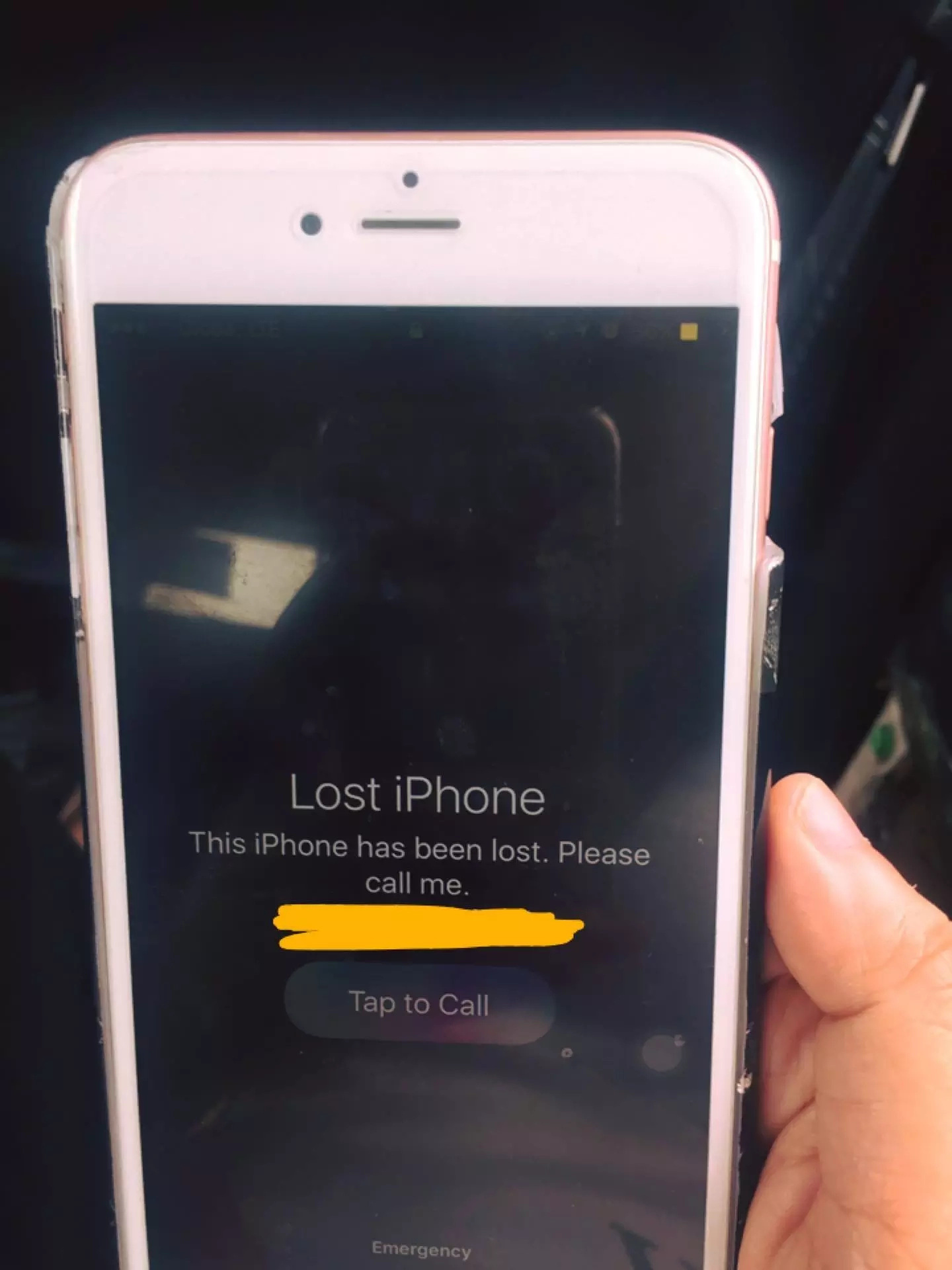Netizen details how honest taxi driver asked asked her help to return his passenger's lost iphone Netizen details how honest taxi driver asked asked her help to return his passenger's lost iphone