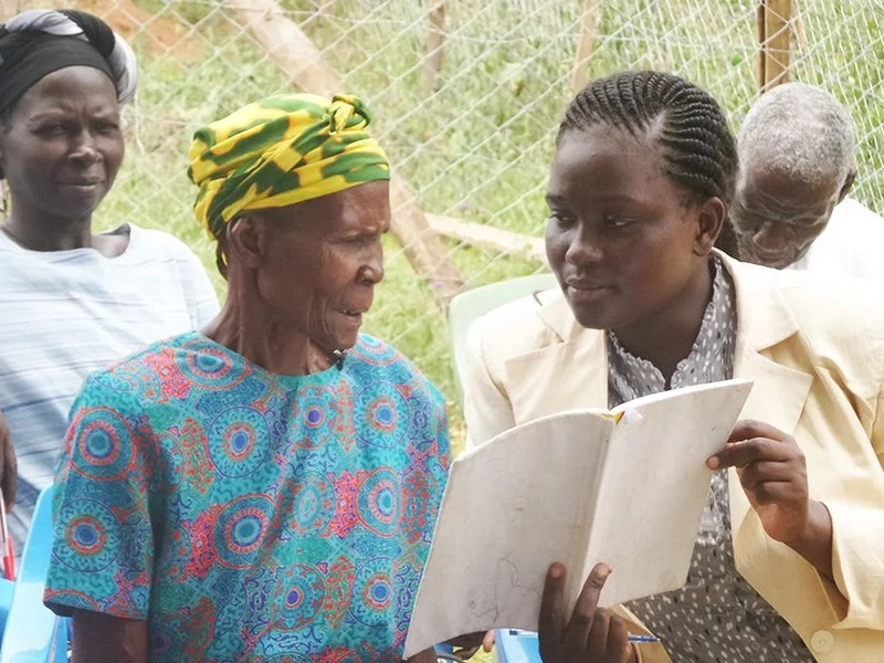 Kogelo’s Elderly Women Enroll For English Classes In Order To Speak To Obama