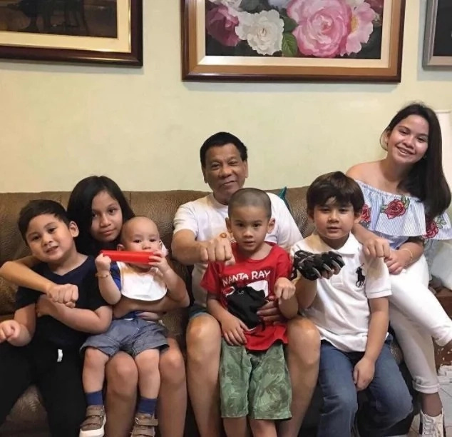 President Duterte celebrates 73rd birthday by spending quality time with his grandkids President Duterte celebrates 73rd birthday by spending quality time with his grandkids