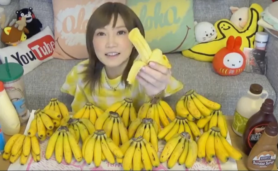 WATCH: Chinese insulted by banana-eating Youtuber WATCH: Chinese insulted by banana-eating Youtuber