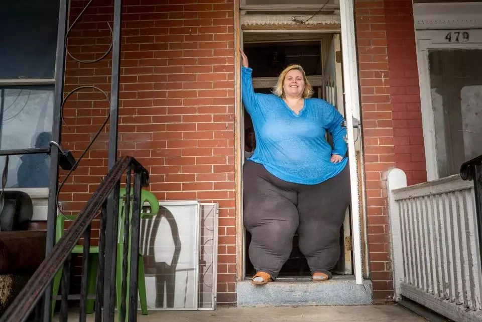 Stunning! Woman weighing 38 stone on a 'succeed or die trying' mission to have the world's biggest hips