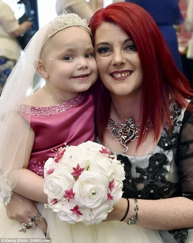 Terminally ill girl, 5, gets her 'dream wedding' with her best friend aged 6