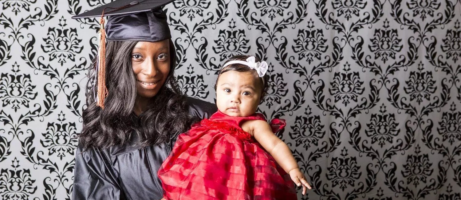 See amazing photos of young and ambitious moms graduating from college See amazing photos of young and ambitious moms graduating from college