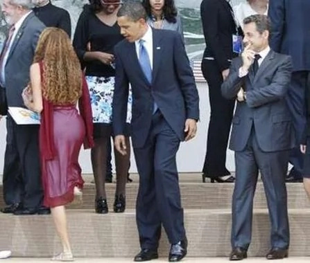 7 photos of guys staring at women's assets 7 photos of guys staring at women's assets