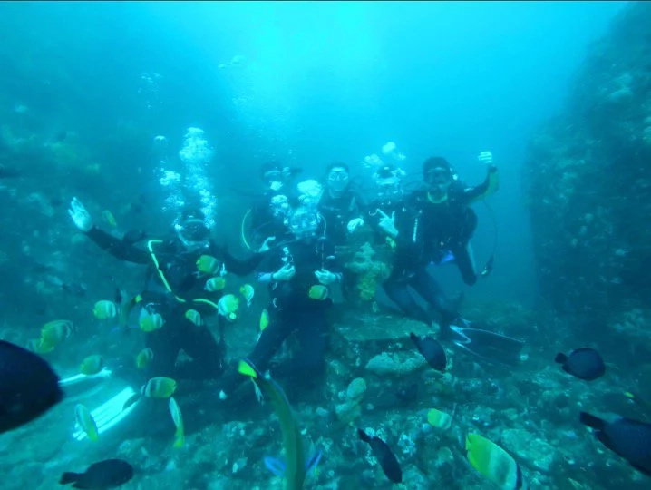 SOLventures: Scuba diving in Anilao SOLventures: Scuba diving in Anilao