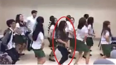 FEU teacher joins students in showing off dance moves FEU teacher joins students in showing off dance moves