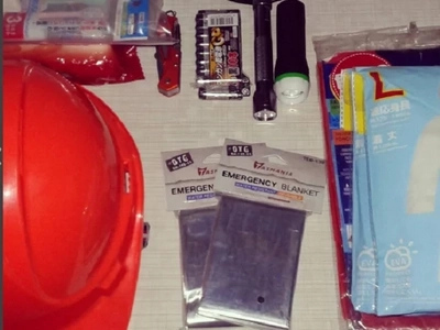 Do you have these 7 items in your emergency survival kit?