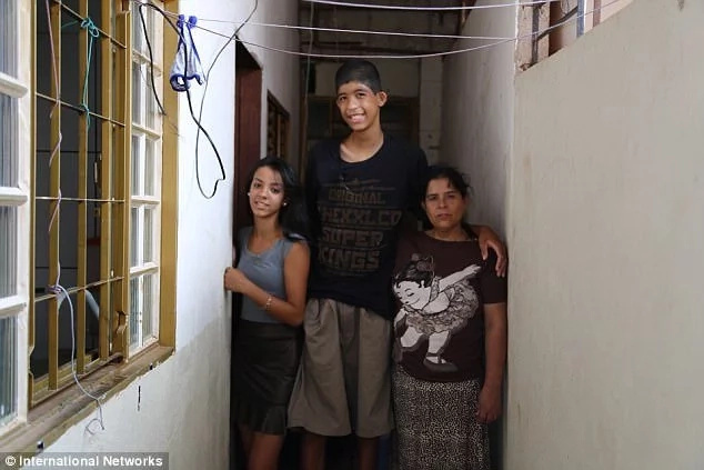 world-s-tallest-12-year-old-boy-undergoes-risky-brain-surgery-to-stop