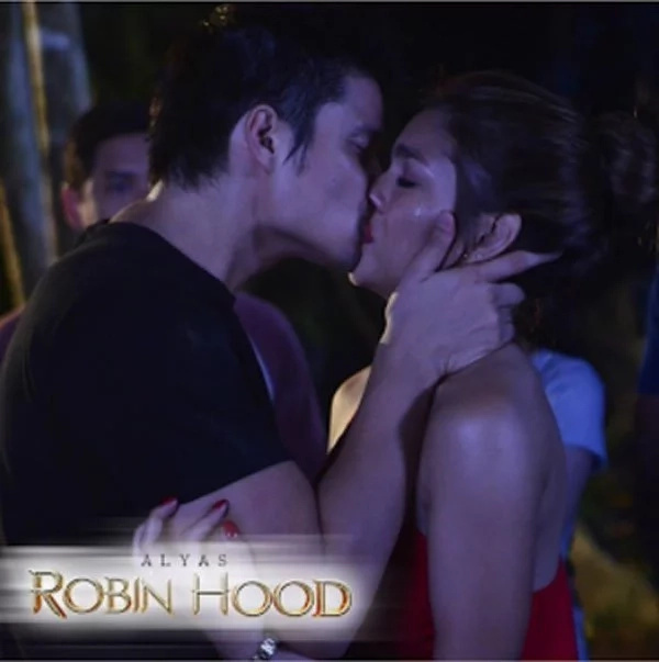 Dingdong Dantes kiss Andrea Torres in 'Alyas Robin Hood 2' Dingdong Dantes kiss Andrea Torres in 'Alyas Robin Hood 2'