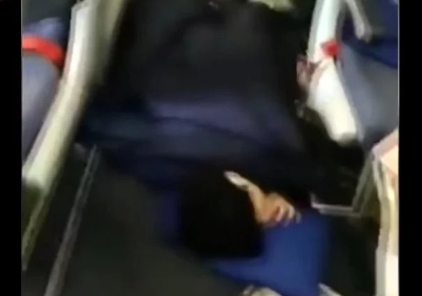 Flight from hell! 27 passengers badly injuried after major turbulence THROWS them all over plane (photos, video) Flight from hell! 27 passengers badly injuried after major turbulence THROWS them all over plane (photos, video)