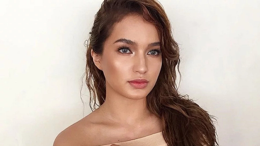 Ina Raymundo's daughter look so much like Sarah Lahbati Ina Raymundo's daughter look so much like Sarah Lahbati