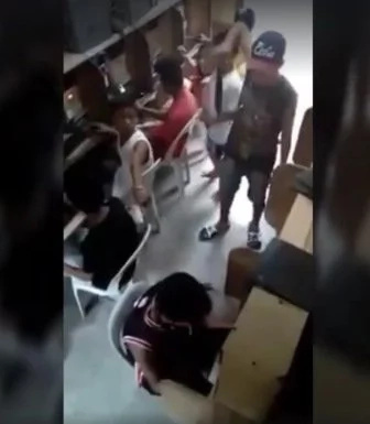 DOTA players stage a stabbing incident, dances to #HornDance DOTA players stage a stabbing incident, dances to #HornDance