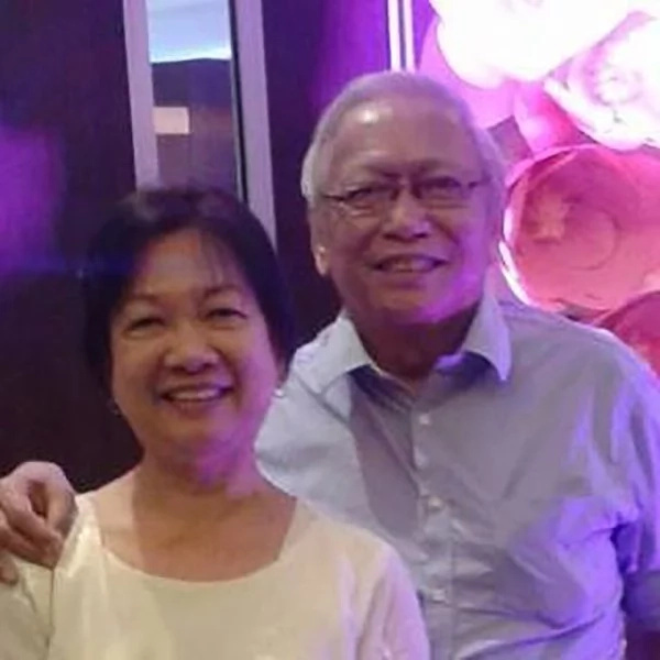 Inspiring! Teacher Receives A Sweet Surprise From A Former Student Who is Now A Doctor Inspiring! Teacher Receives A Sweet Surprise From A Former Student Who is Now A Doctor