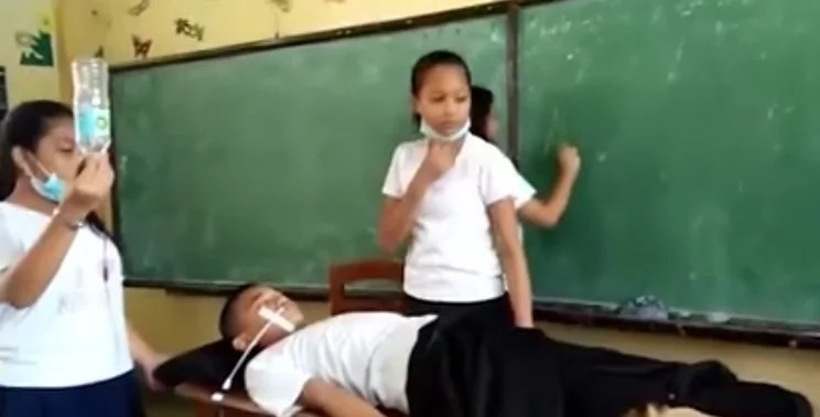 Students revealed how it's like to be in low-budget hospital operation Students revealed how it's like to be in low-budget hospital operation
