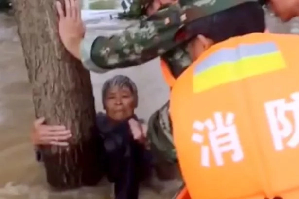 Husband saves wife, dies in the process Husband saves wife, dies in the process