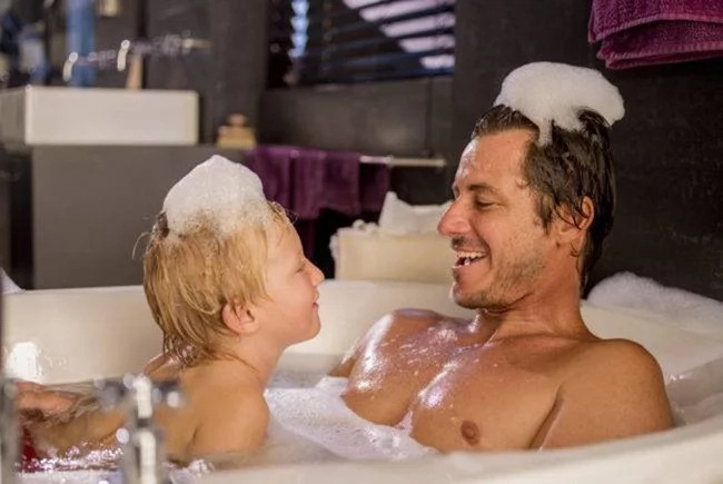 When should children stop seeing their parents naked? When should children stop seeing their parents naked?