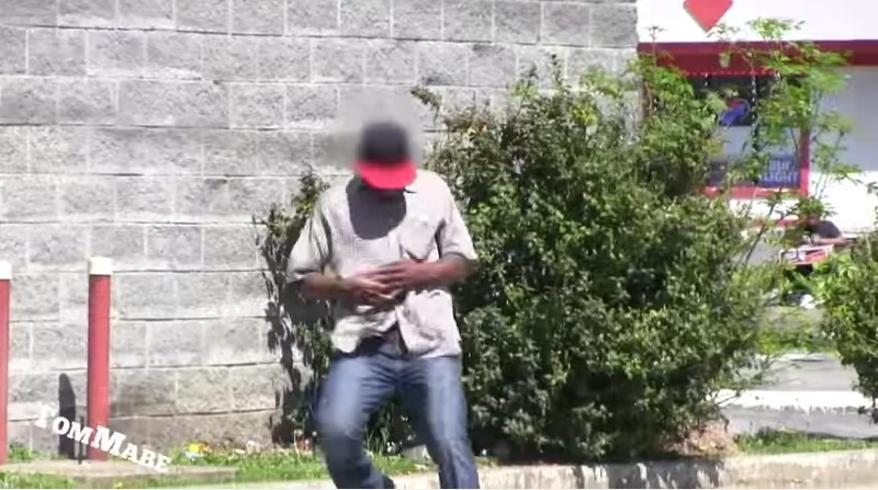Watch: thieves are literally shocked by this prank! Watch: thieves are literally shocked by this prank!