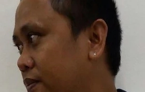 Cebu 'drug lord' surrenders, fears for family's safety