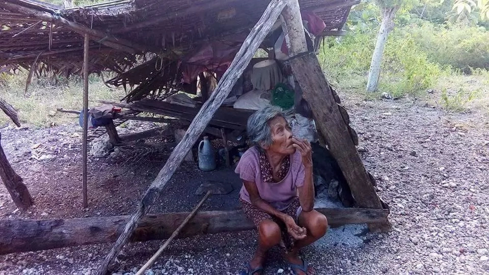 Heartbreaking! This Old Woman Lives in This Small Hut By Herself Heartbreaking! This Old Woman Lives in This Small Hut By Herself