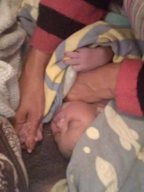 29-year-old young lady who didn't know she was pregnant gives birth while visiting the toilet 29-year-old young lady who didn't know she was pregnant gives birth while visiting the toilet