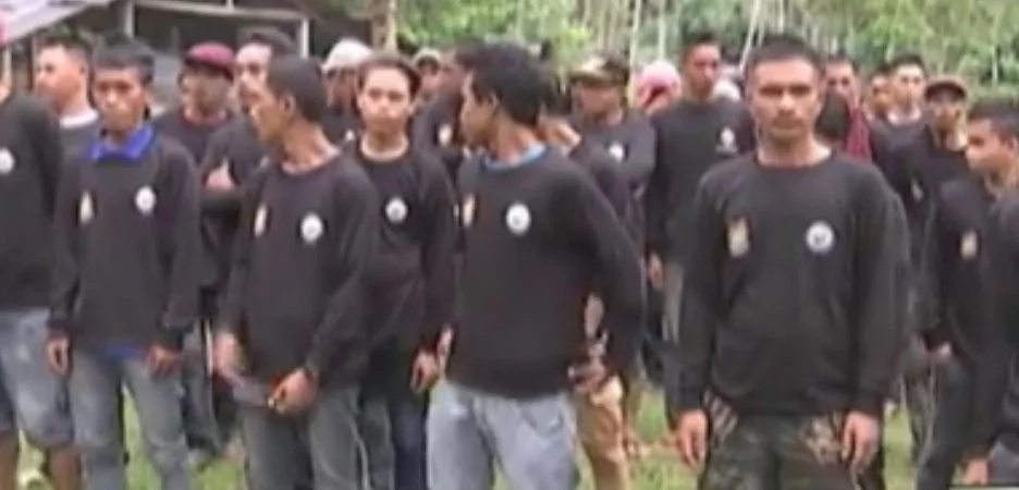 Sulu residents join war vs Abu Sayyaf Sulu residents join war vs Abu Sayyaf