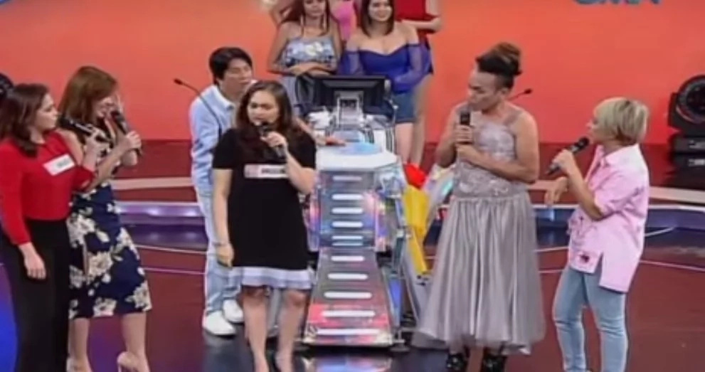 Comedy duo DonEkla stuns public with acting skills featuring Pinay 'kontrabidas' Comedy duo DonEkla stuns public with acting skills featuring Pinay 'kontrabidas'