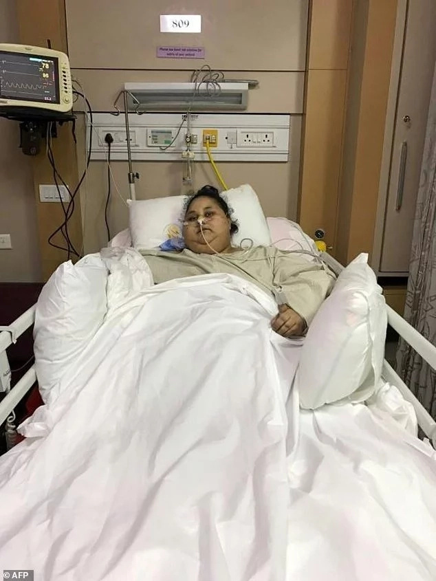 World's heaviest woman sits up for 1st time after losing half her weight World's heaviest woman sits up for 1st time after losing half her weight