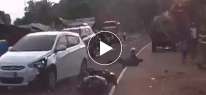 Ingat po sa daan! Motorcycle dangerously crashes into car caught on video