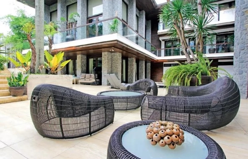 Nakakalula sa ganda at laki! Take a glimpse inside the lavish PHP388 million mansion of Manny and Jinkee Pacquiao Nakakalula sa ganda at laki! Take a glimpse inside the lavish PHP388 million mansion of Manny and Jinkee Pacquiao