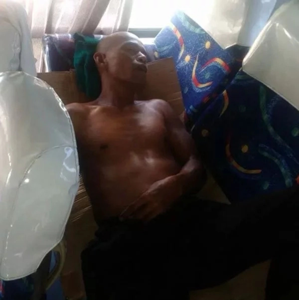 Bus driver dies after working for 1 month without day off Bus driver dies after working for 1 month without day off