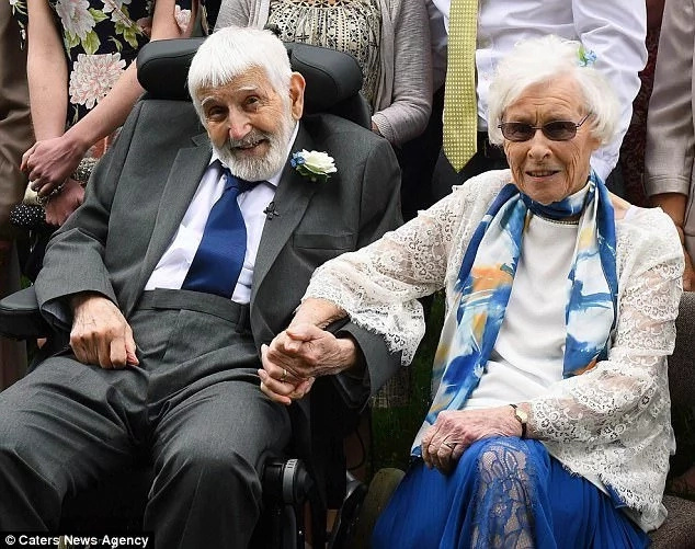 Couple become world's oldest newlyweds after woman, 95, marries 93-year-old toyboy