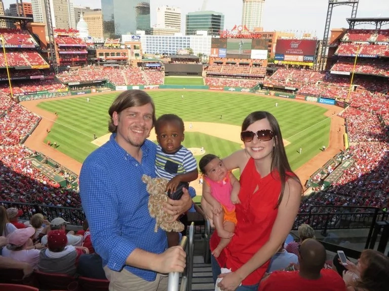 White couple give birth to African triplets and the internet adores them White couple give birth to African triplets and the internet adores them
