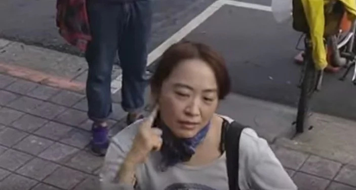 Taiwanese Grandma Makes THIS Rude Gesture After Meeting GAYS Taiwanese Grandma Makes THIS Rude Gesture After Meeting GAYS