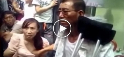 Fortune-telling lolo uses women's bre@sts to predict their future
