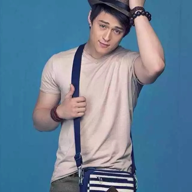 Most popular and handsome young actors of today. Top 4 most good looking young Kapamilya actors of today's generation. Most popular and handsome young actors of today. Top 4 most good looking young Kapamilya actors of today's generation.
