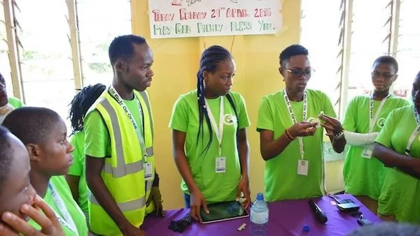 Schoolgirls invent technology that turns waste into renewable energy and it is GENIUS Schoolgirls invent technology that turns waste into renewable energy and it is GENIUS