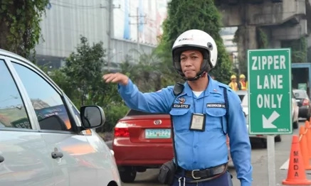 MMDA charges 1,115 violators with 'no contact' apprehension MMDA charges 1,115 violators with 'no contact' apprehension