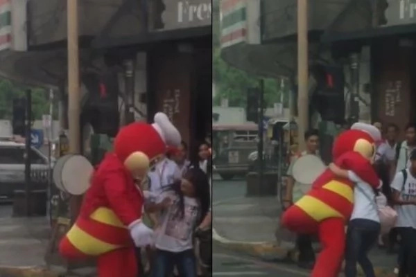 LOOK: Jollibee's Part-time Job Is Traffic Enforce LOOK: Jollibee's Part-time Job Is Traffic Enforce