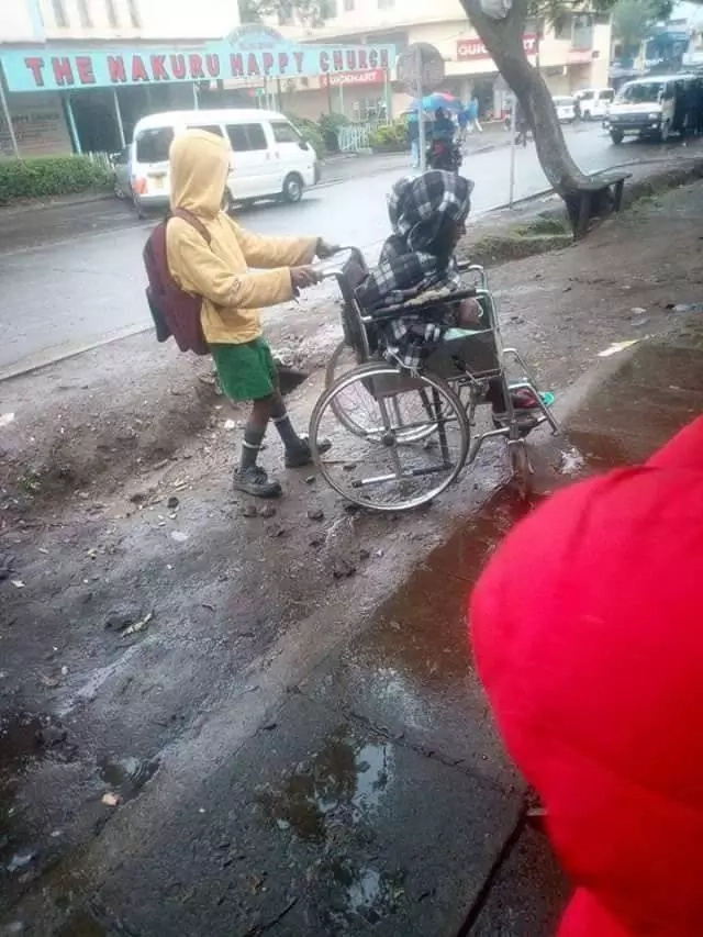 Meet the lovely Kenyan kid who wheels his disabled mom to work before going to school Meet the lovely Kenyan kid who wheels his disabled mom to work before going to school