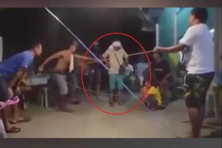 Pinoys play prank on friend in viral Facebook video Pinoys play prank on friend in viral Facebook video