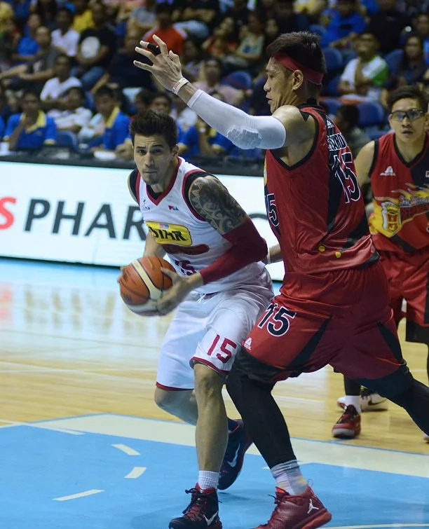 Star upends top-seed San Miguel, extends playoff run Star upends top-seed San Miguel, extends playoff run
